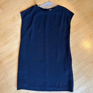 VINCE Navy popover shift dress, Med. CB2022